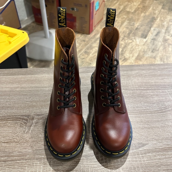 Dr. Martens Clemency Leather Heeled Lace Up Boots US Women's 6 - Picture 2 of 9